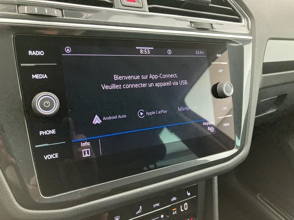 VOLKSWAGEN Tiguan Dsl (2022) — foto 19 van 36
