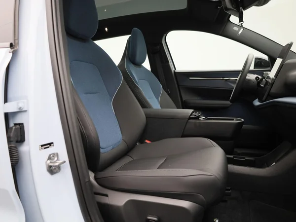 Volvo EX30 (2024) — foto 27 van 43