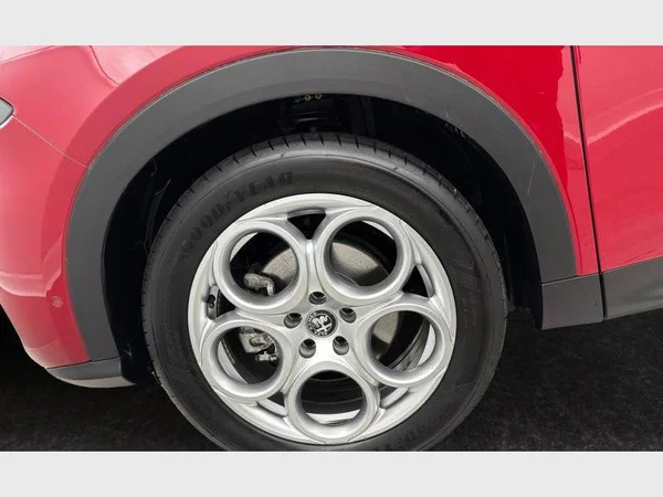 Alfa Romeo Tonale (2023) — foto 22 van 23