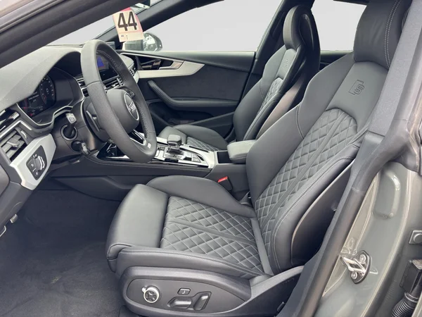 AUDI A5 Sportback (2025) — foto 19 van 19