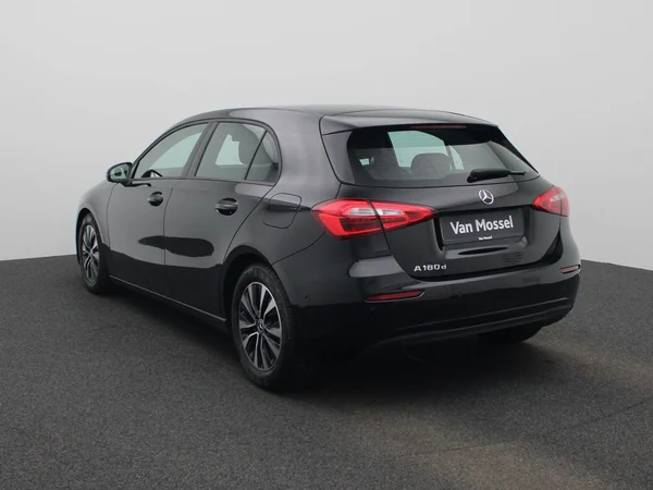 Mercedes-Benz A-Klasse (2021) — foto 12 van 42