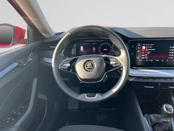SKODA Octavia Combi (2024) — foto 15 van 17
