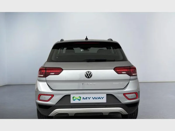 Volkswagen T-Roc (2023) — foto 13 van 15
