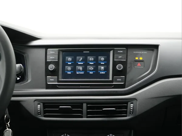 VOLKSWAGEN Polo (2022) — foto 14 van 36