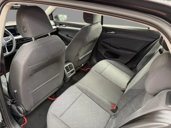 Volkswagen Golf (2024) — foto 17 van 17