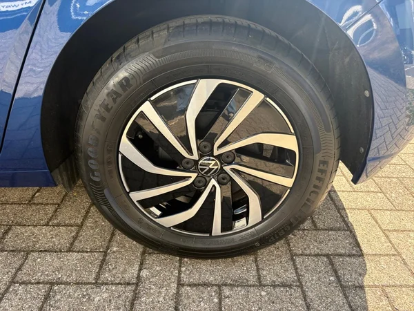 VOLKSWAGEN Polo (2024) — foto 17 van 24