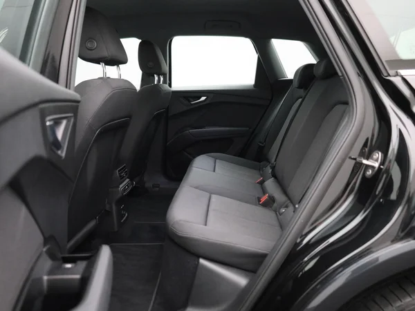Audi Q4 e-tron (2023) — foto 6 van 43