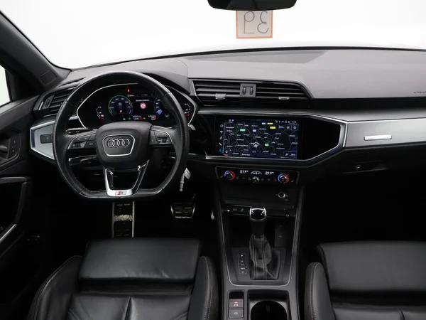 AUDI Q3 PHEV (2022) — foto 6 van 24