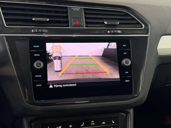 Volkswagen Tiguan (2021) — foto 2 van 17