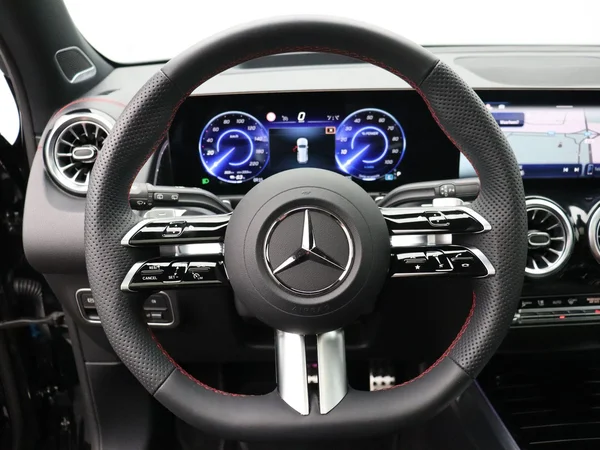 Mercedes-Benz EQB (2026) — foto 9 van 27