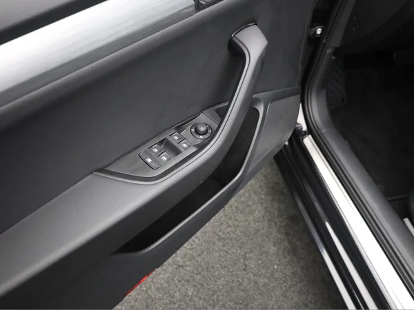 SKODA Superb Combi (2024) — foto 14 van 22