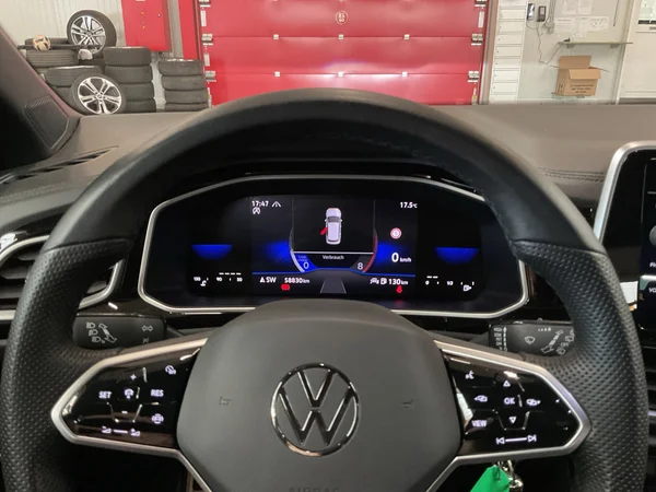 VOLKSWAGEN T-Roc (2023) — foto 21 van 23