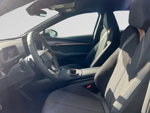 CUPRA Tavascan (2025) — foto 2 van 18