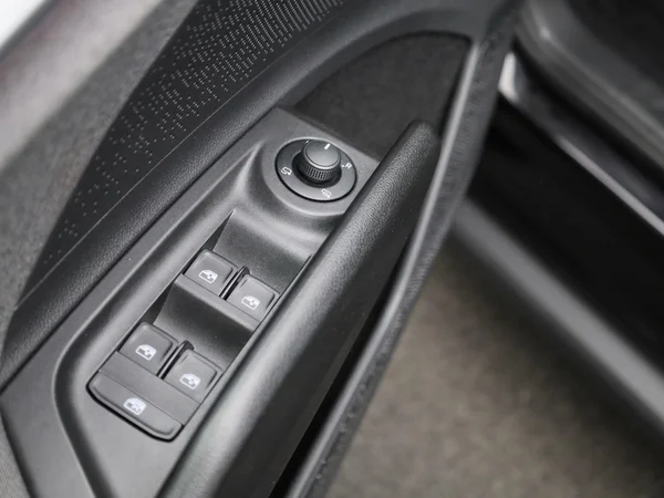 Škoda Enyaq iV (2023) — foto 25 van 43