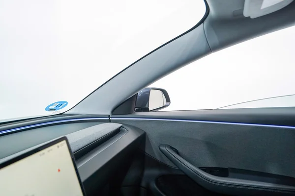 Tesla Model 3 (2024) — foto 16 van 40