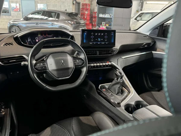 Peugeot 3008 (2022) — foto 17 van 18