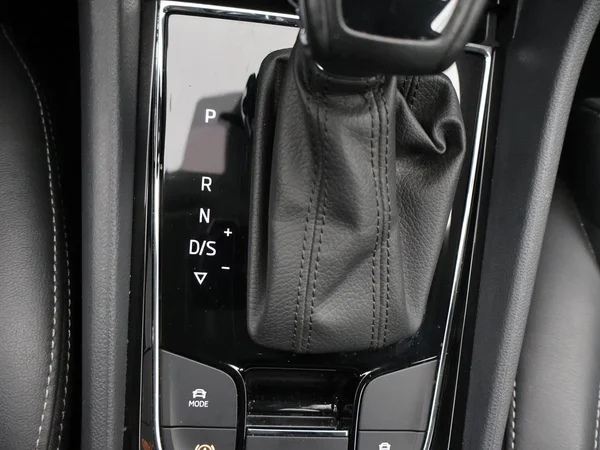 SKODA Kodiaq (2022) — foto 25 van 32