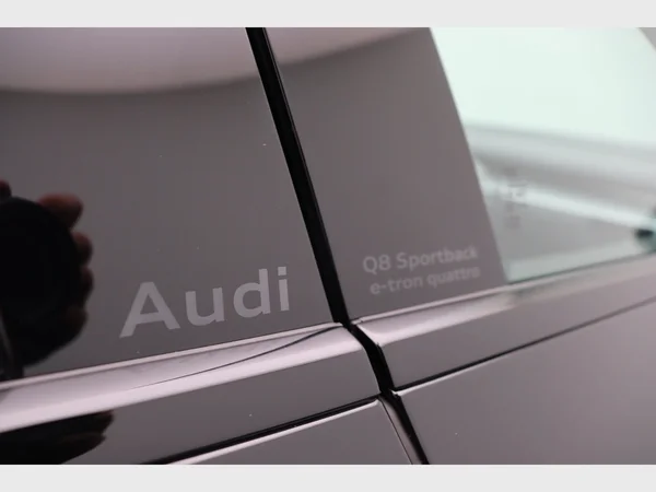 AUDI Q8 e-tron Sportback (2023) — foto 4 van 28