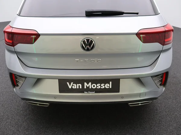 Volkswagen T-Roc (2022) — foto 17 van 28