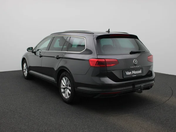 Volkswagen Passat (2022) — foto 12 van 48