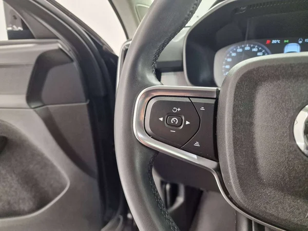 Volvo XC40 (2022) — foto 3 van 15