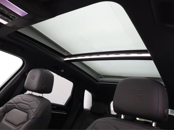 VOLKSWAGEN Touareg R (2025) — foto 20 van 27