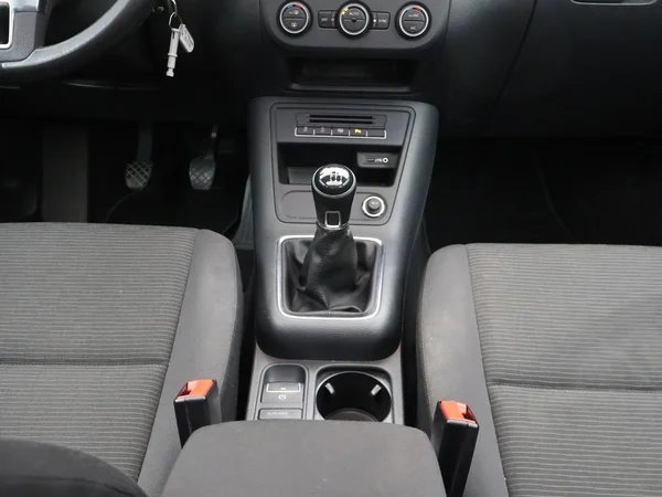 VOLKSWAGEN Tiguan (2016) — foto 6 van 25