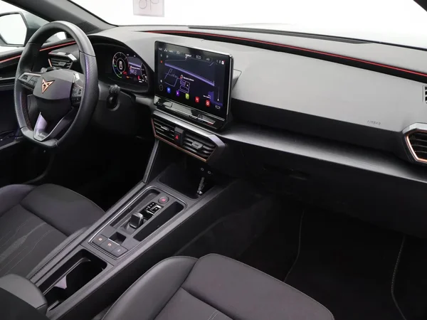 CUPRA Leon Sportstourer (2024) — foto 2 van 29