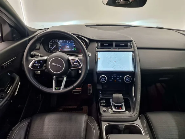 Jaguar E-PACE (2023) — foto 12 van 15