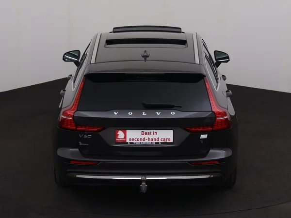VOLVO V60 (2023) — foto 32 van 35