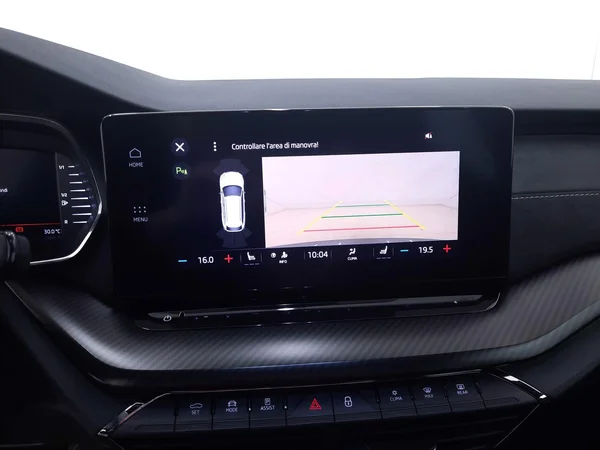 Skoda Octavia Sw Rs (2022) — foto 2 van 31