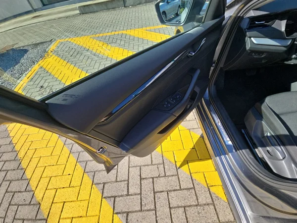 SKODA Octavia (2023) — foto 14 van 24