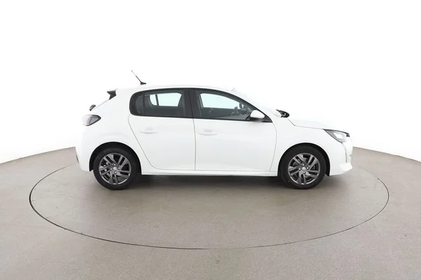 Peugeot 208 (2021) — foto 13 van 16