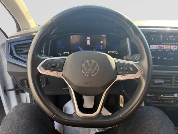 VOLKSWAGEN Polo (2022) — foto 3 van 20