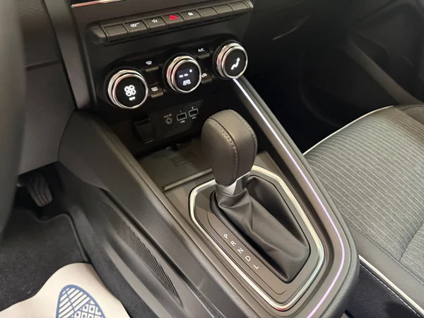Renault Clio (2021) — foto 8 van 28