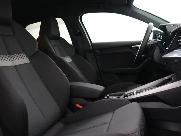 AUDI A3 Sportback (2024) — foto 10 van 16