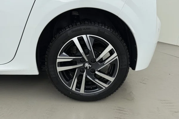 Peugeot 208 (2023) — foto 16 van 19