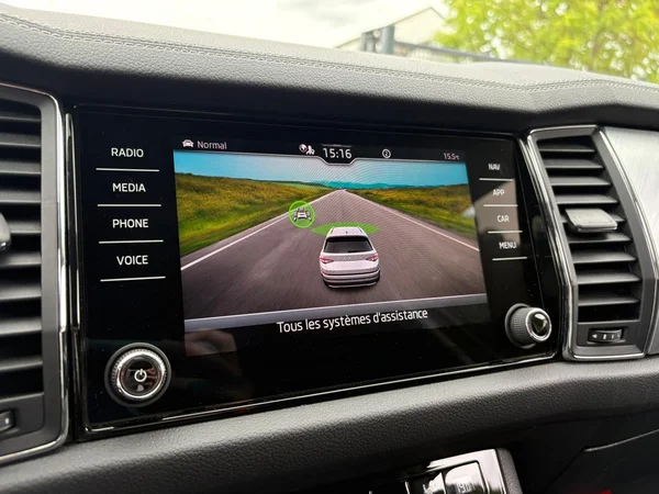 SKODA Kodiaq (2023) — foto 7 van 21