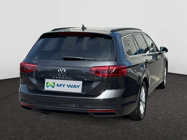 VOLKSWAGEN Passat Variant (2022) — foto 17 van 21