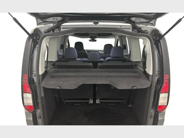 Volkswagen Caddy Maxi (2021) — foto 7 van 15