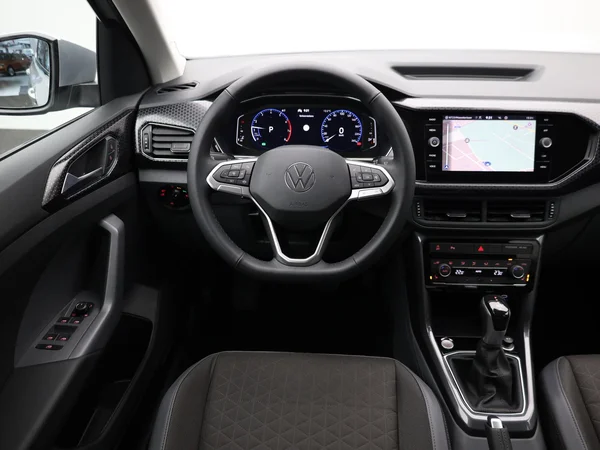 VOLKSWAGEN T-Cross (2021) — foto 6 van 19