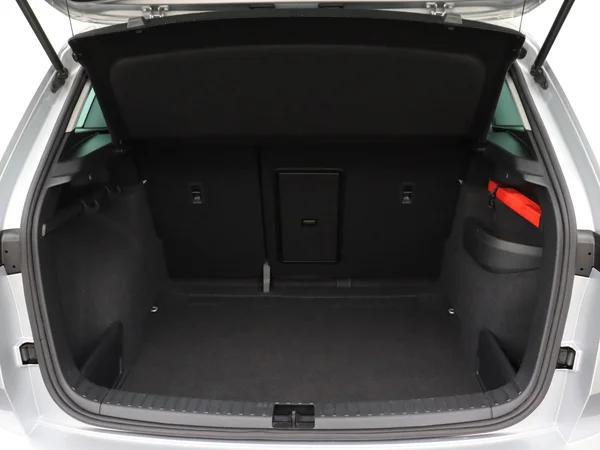 SKODA Karoq (2023) — foto 8 van 27