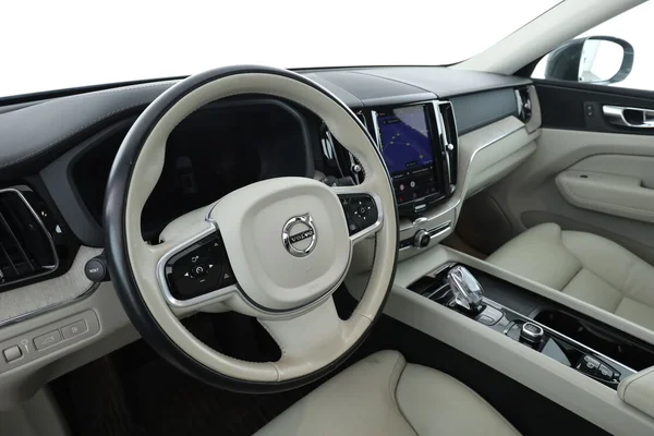 Volvo XC60 (2021) — foto 2 van 16