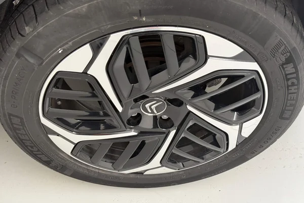 Citroen C4 (2021) — foto 18 van 31