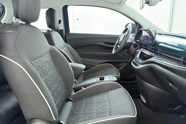 Fiat E-500 (2023) — foto 14 van 16