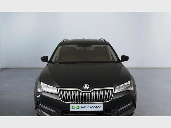Skoda Superb Combi (2023) — foto 12 van 27