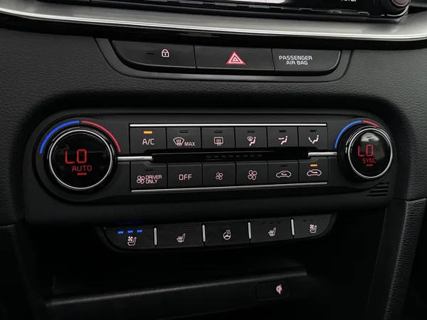 KIA XCeed (2022) — foto 18 van 34