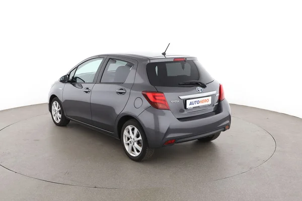 Toyota Yaris (2015) — foto 10 van 16