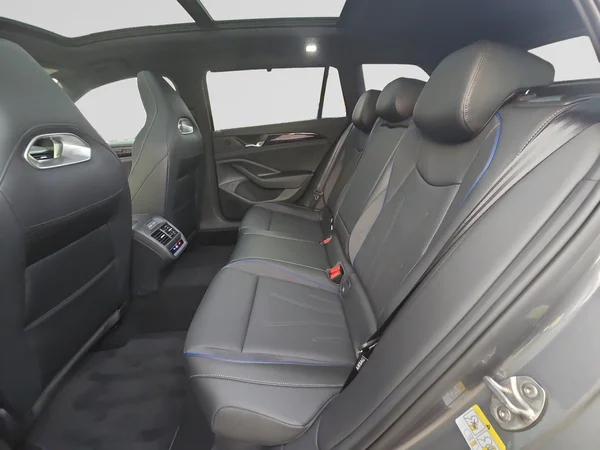 VOLKSWAGEN Passat Variant eHybrid (PHEV) (2025) — foto 10 van 24