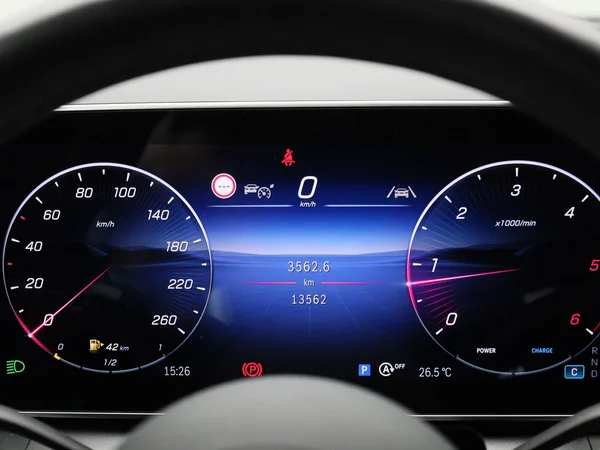 Mercedes-Benz GLC (2025) — foto 53 van 54